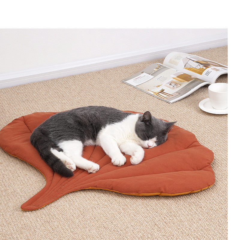 Leaf-Shaped Soft Bed Mat