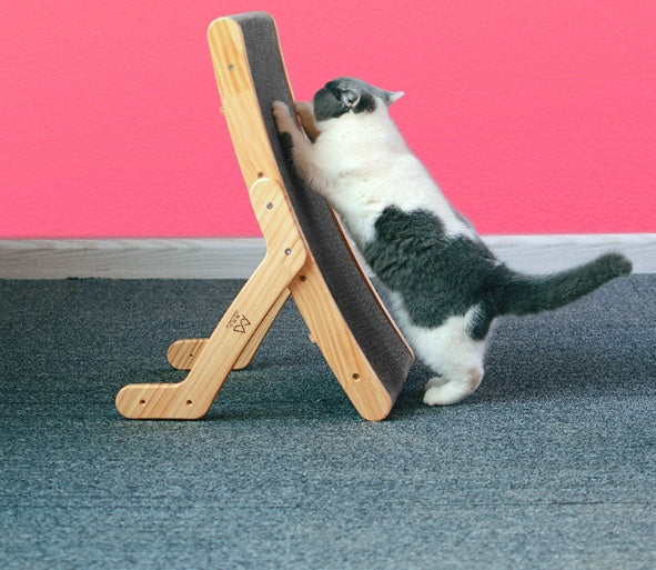 Deformable Vertical Cat Bed with Replaceable Corrugated Scratching Core